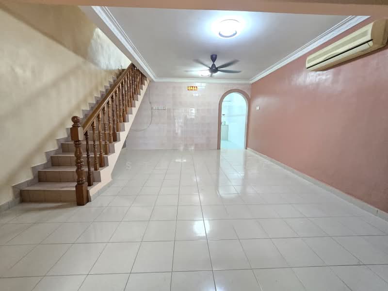 2-storey Terraced House for Sale in Pandan Indah (Ampang) - Esther Yee - Living Room - PropertyGuru.com.my