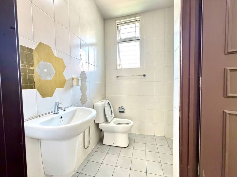 Rumah Teres untuk Dijual di Putrajaya (Putrajaya) - Deeya Yusof - Bathroom - PropertyGuru.com.my