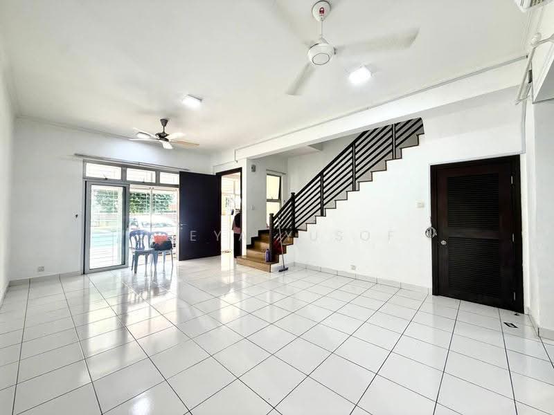 Rumah Teres untuk Dijual di Putrajaya (Putrajaya) - Deeya Yusof - Living Room - PropertyGuru.com.my