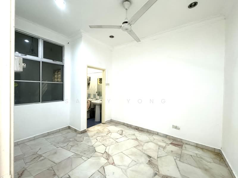 1-storey Terraced House for Sale in Klang (Selangor) - Sally Yong - Bathroom - PropertyGuru.com.my