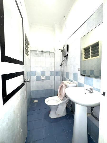 1-storey Terraced House for Sale in Klang (Selangor) - Sally Yong - Bathroom - PropertyGuru.com.my