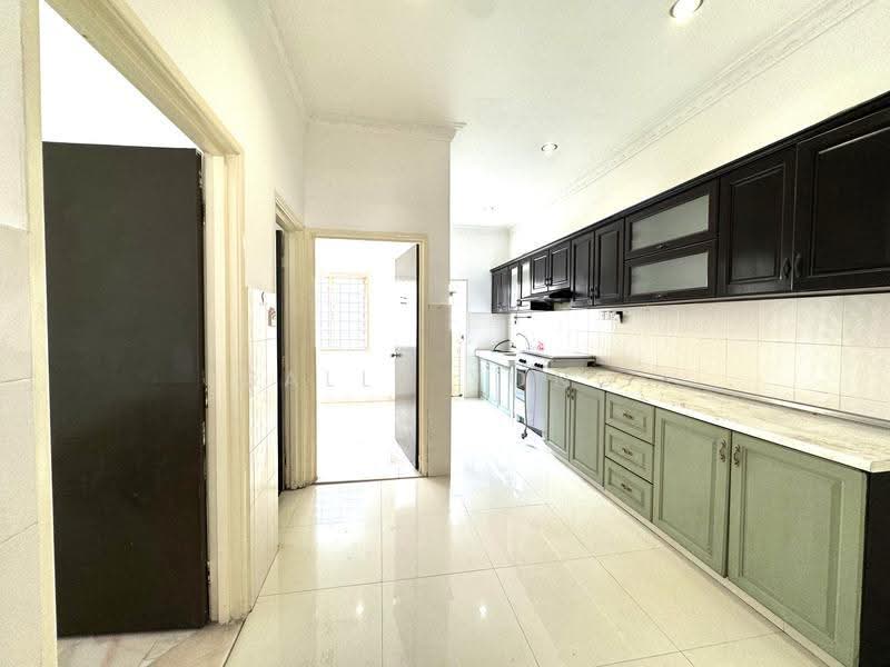 1-storey Terraced House for Sale in Klang (Selangor) - Sally Yong - Kitchen - PropertyGuru.com.my