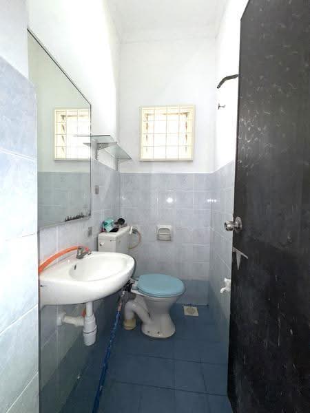 1-storey Terraced House for Sale in Klang (Selangor) - Sally Yong - Bathroom - PropertyGuru.com.my