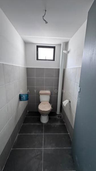 Shop / Office untuk Disewa di Bandar Baru Permas Jaya (Permas Jaya) - Ray Wong - Bathroom - PropertyGuru.com.my