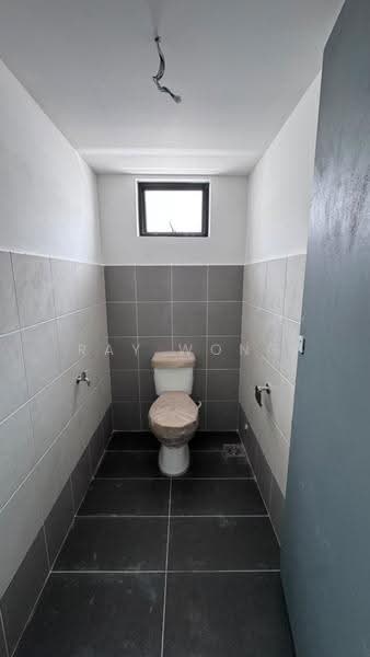 Shop / Office untuk Disewa di Bandar Baru Permas Jaya (Permas Jaya) - Ray Wong - Bathroom - PropertyGuru.com.my