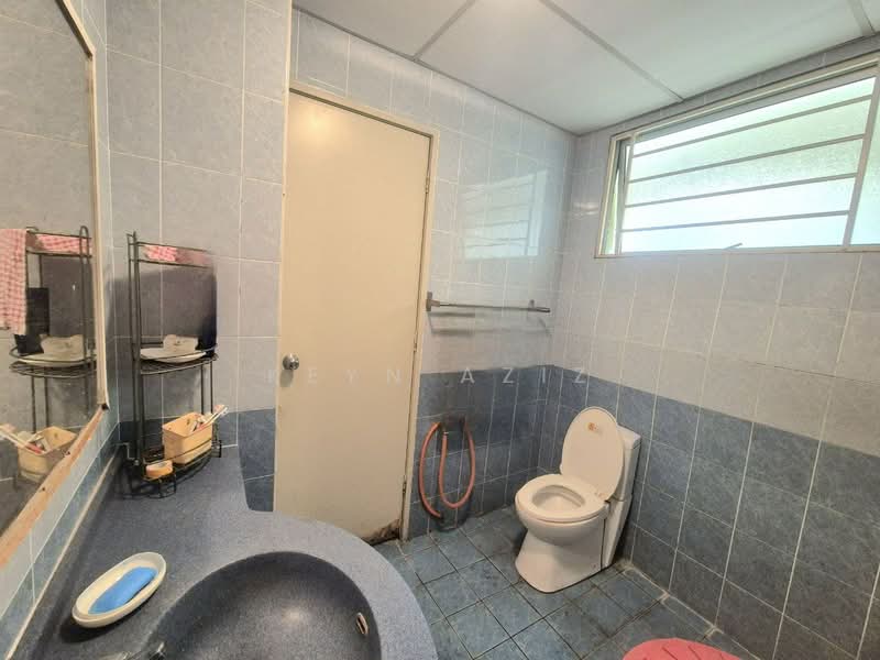 Condominium for Sale at Platinum Lake PV 10 - Keyn Aziz - Bathroom - PropertyGuru.com.my