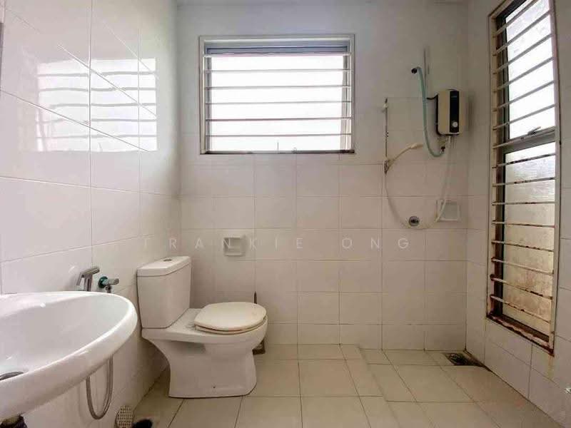 Semi-Detached House for Rent in Kota Emerald (Rawang) - Frankie Ong - Bathroom - PropertyGuru.com.my