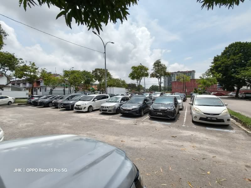 Kedai untuk Disewa di Taman Perling (Perling) - Richard Shai - Car Park - PropertyGuru.com.my