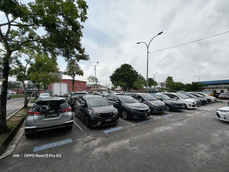 Kedai untuk Disewa di Taman Perling (Perling) - Richard Shai - Car Park - PropertyGuru.com.my