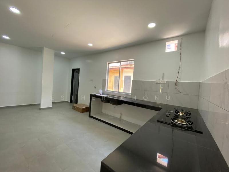 Rumah Teres 2-Tingkat untuk Disewa di Taman Seri Austin (Tebrau) - Esther Chong - Kitchen - PropertyGuru.com.my
