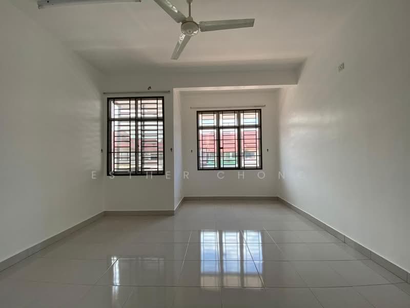Rumah Teres 2-Tingkat untuk Disewa di Taman Seri Austin (Tebrau) - Esther Chong - Living Room - PropertyGuru.com.my