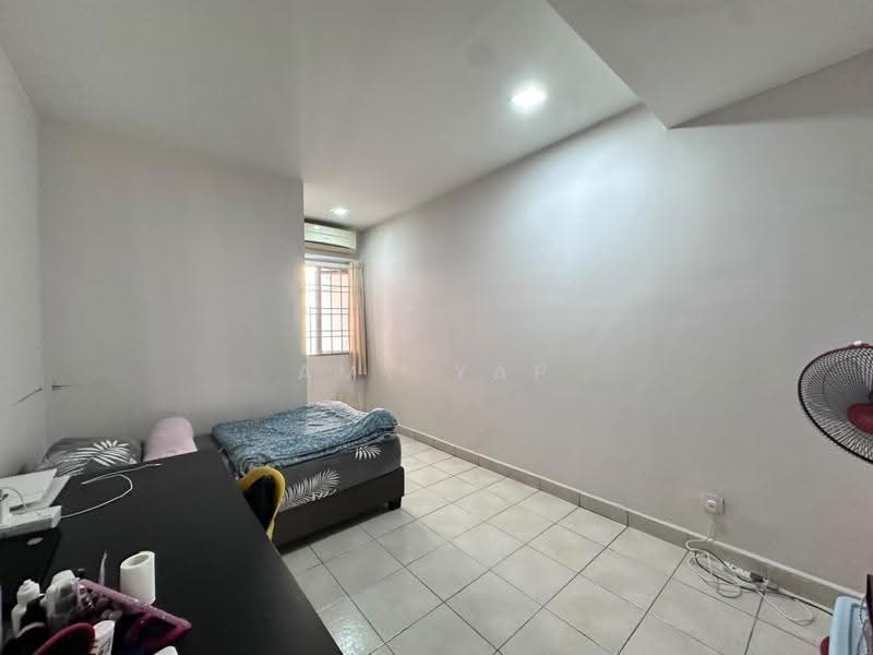 2-storey Terraced House for Rent in Sunway Batu Caves (Batu Caves) - Amy Yap - Bedroom - PropertyGuru.com.my