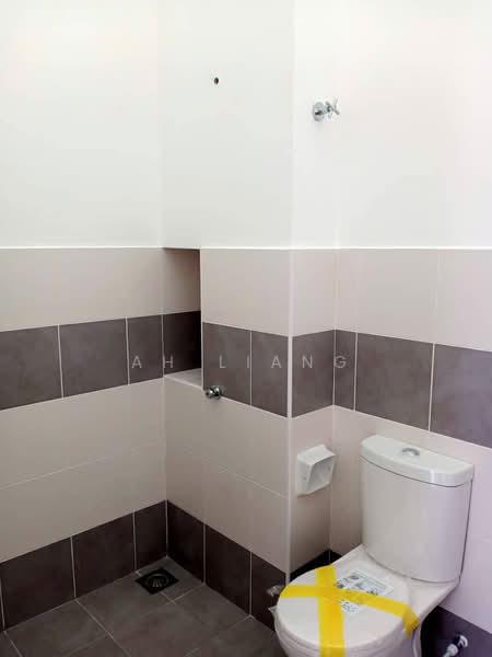 Rumah Teres 1-Tingkat untuk Dijual di Bandar Penawar (Kota Tinggi) - Ah Liang - Bathroom - PropertyGuru.com.my