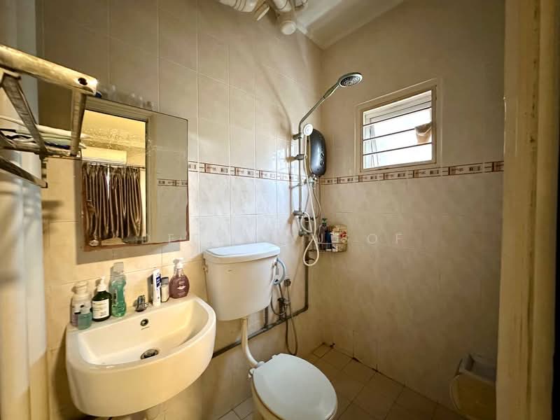 Pangsapuri untuk Disewa di Pangsapuri Cemara - Deeya Yusof - Bathroom - PropertyGuru.com.my