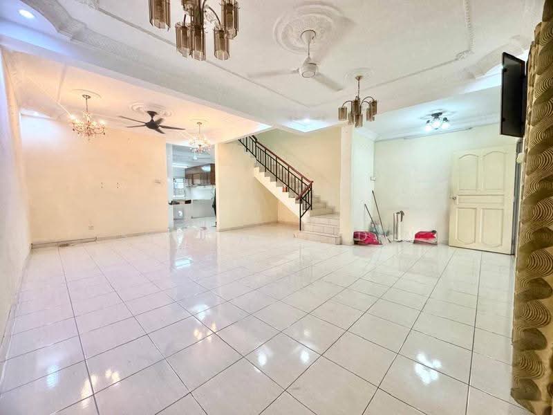 2-storey Terraced House for Sale in Saujana Utama (Selangor) - Shiqin Saidin - Living Room - PropertyGuru.com.my