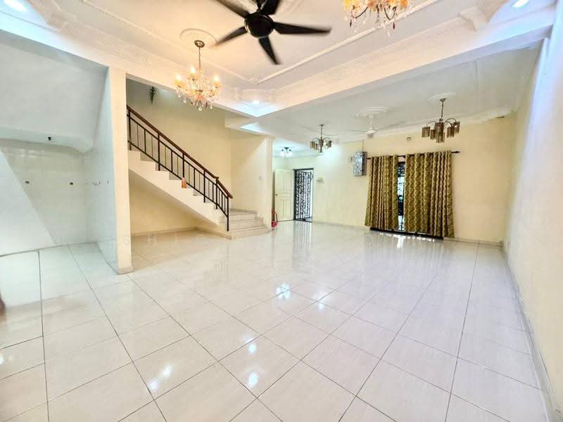 2-storey Terraced House for Sale in Saujana Utama (Selangor) - Shiqin Saidin - Living Room - PropertyGuru.com.my