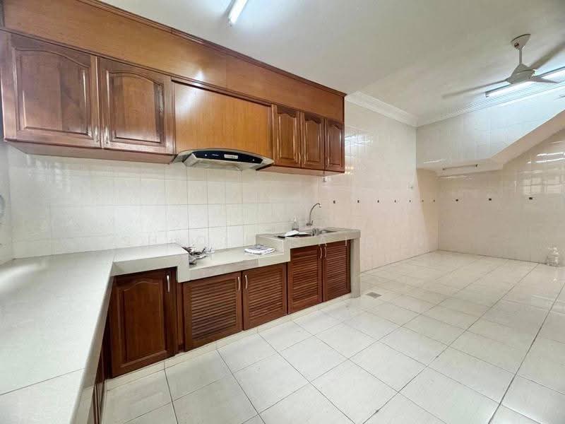 2-storey Terraced House for Sale in Saujana Utama (Selangor) - Shiqin Saidin - Kitchen - PropertyGuru.com.my