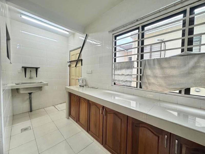 2-storey Terraced House for Sale in Saujana Utama (Selangor) - Shiqin Saidin - Kitchen - PropertyGuru.com.my
