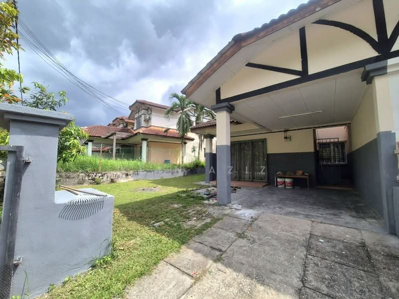 2-storey Terraced House for Sale in Saujana Utama (Selangor) - Keyn Aziz - Exterior - PropertyGuru.com.my