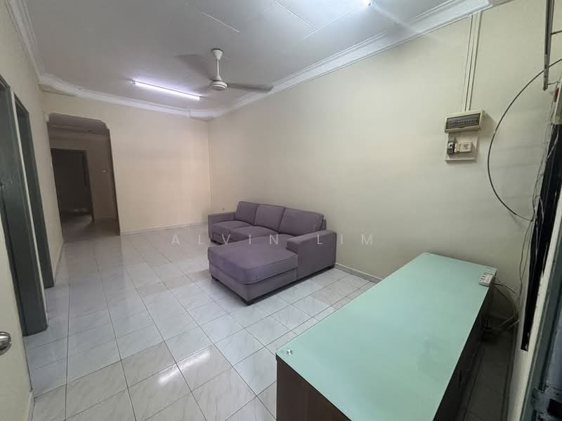 1-storey Terraced House for Rent in Taman Johor Jaya (Johor Bahru) - Alvin Lim - Living Room - PropertyGuru.com.my