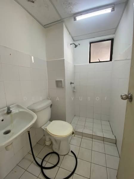 Condominium for Sale at Vista Millennium Condominium - Deeya Yusof - Bathroom - PropertyGuru.com.my