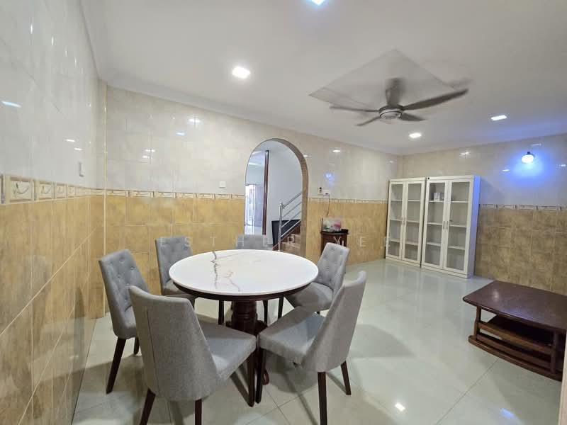 Rumah Teres 2-Tingkat untuk Dijual di Kampung Baru Ampang (Ampang) - Esther Yee - Dining Room - PropertyGuru.com.my