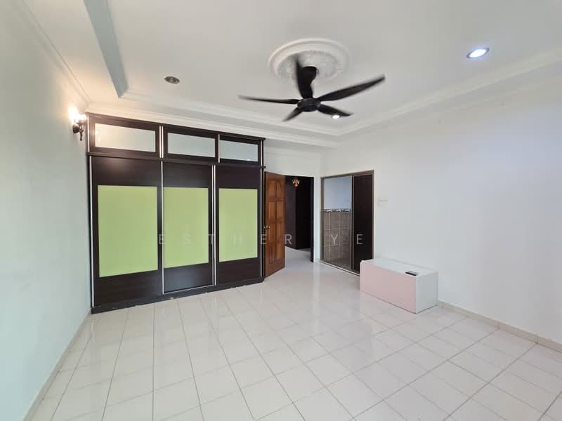 Rumah Teres 2-Tingkat untuk Dijual di Kampung Baru Ampang (Ampang) - Esther Yee - Bedroom - PropertyGuru.com.my