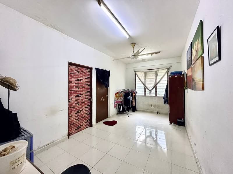 Flat for Rent at Pangsapuri Berembang Indah - Deeya Yusof - Living Room - PropertyGuru.com.my