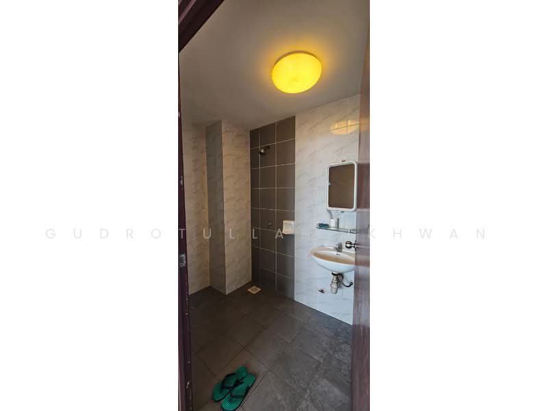 Pangsapuri untuk Disewa di Larai Apartment Presint 6 @ Putrajaya - Gudrotullah Ikhwan - Bathroom - PropertyGuru.com.my