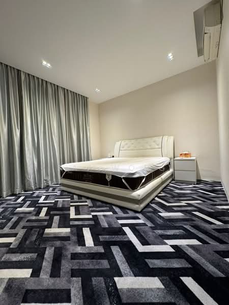 Kediaman Servis untuk Dijual di D'Summit Residences - Ray Wong - Bedroom - PropertyGuru.com.my