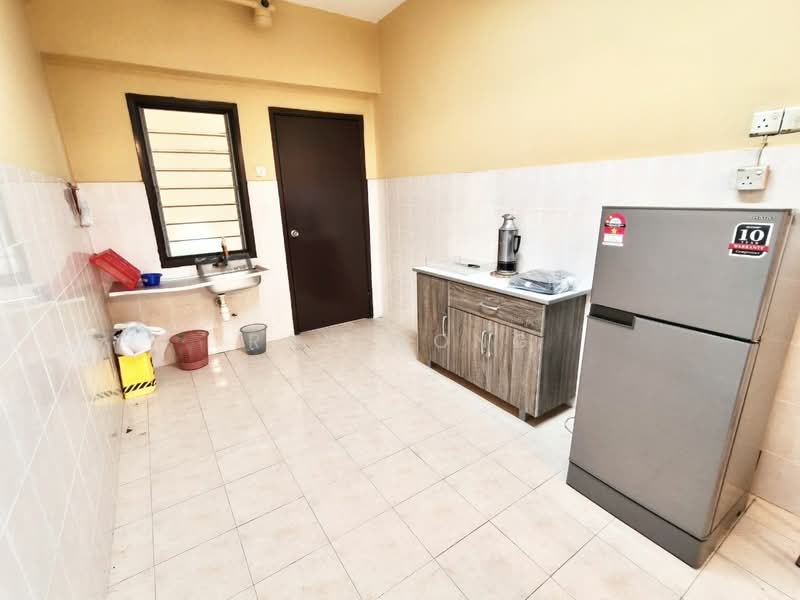 Apartment for Sale at Bayu Puteri 3 - Ray Wong - Kitchen - PropertyGuru.com.my