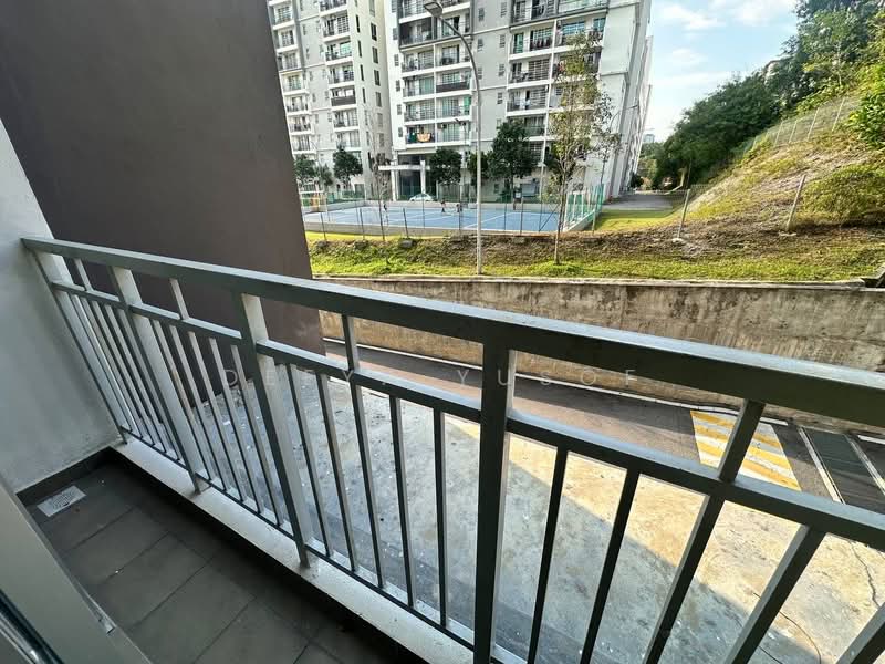 Pangsapuri untuk Dijual di Vista Hijauan - Deeya Yusof - Balcony - PropertyGuru.com.my