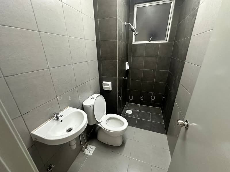 Pangsapuri untuk Dijual di Vista Hijauan - Deeya Yusof - Bathroom - PropertyGuru.com.my