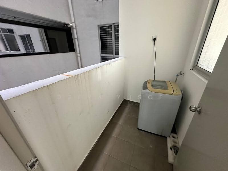 Pangsapuri untuk Dijual di Vista Hijauan - Deeya Yusof - Balcony - PropertyGuru.com.my