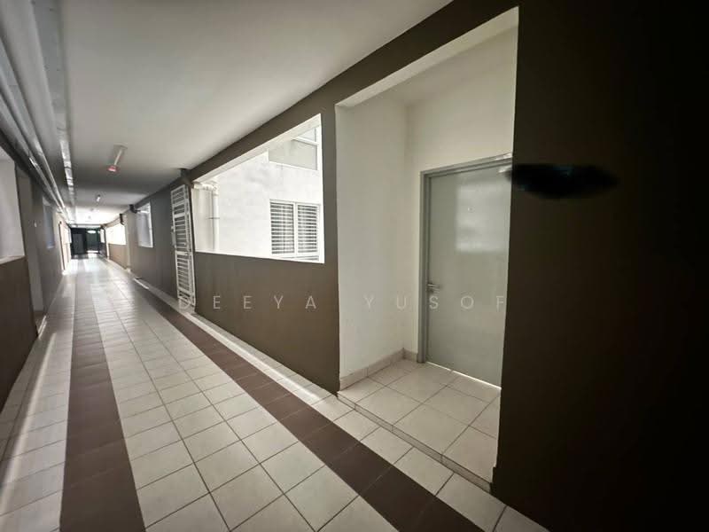 Pangsapuri untuk Dijual di Vista Hijauan - Deeya Yusof - Corridor - PropertyGuru.com.my