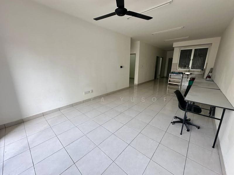 Pangsapuri untuk Dijual di Vista Hijauan - Deeya Yusof - Living Room - PropertyGuru.com.my