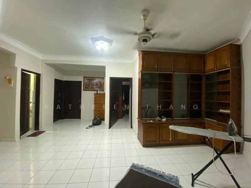 Kondominium untuk Dijual di Sri Suajaya Condominium - Kathreen Thang - Living Room - PropertyGuru.com.my