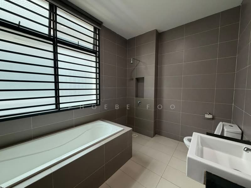 Rumah Teres 2-Tingkat untuk Dijual di Senibong (Permas Jaya) - Phoebe Foo - Bathroom - PropertyGuru.com.my
