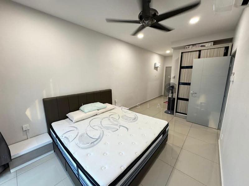 Pangsapuri untuk Dijual di Austin Regency (Pangsapuri Austin Perdana) - John Sia - Bedroom - PropertyGuru.com.my