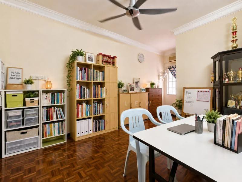 Rumah Teres 3-Tingkat untuk Dijual di Batu 9 (Cheras) - Ken Lew - Study - PropertyGuru.com.my