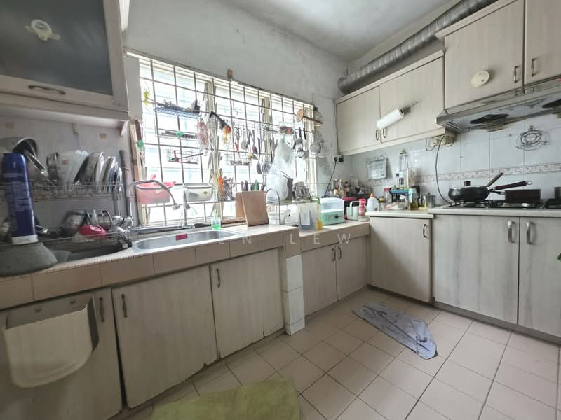 Rumah Teres 3-Tingkat untuk Dijual di Batu 9 (Cheras) - Ken Lew - Kitchen - PropertyGuru.com.my