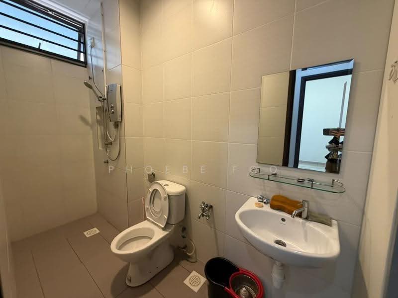 Rumah Teres 2-Tingkat untuk Disewa di Senibong (Permas Jaya) - Phoebe Foo - Bathroom - PropertyGuru.com.my