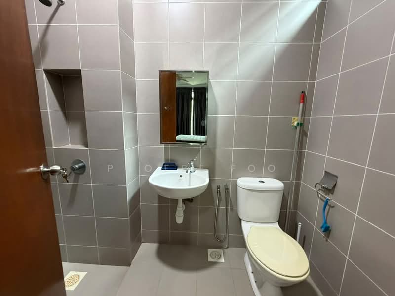 Rumah Teres 2-Tingkat untuk Disewa di Senibong (Permas Jaya) - Phoebe Foo - Bathroom - PropertyGuru.com.my