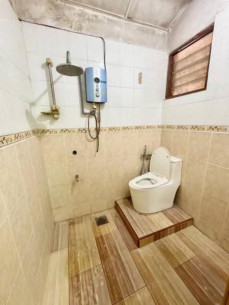 Rumah Teres 2-Tingkat untuk Dijual di Taman Putra (Ampang) - Ahmad Muslim - Bathroom - PropertyGuru.com.my