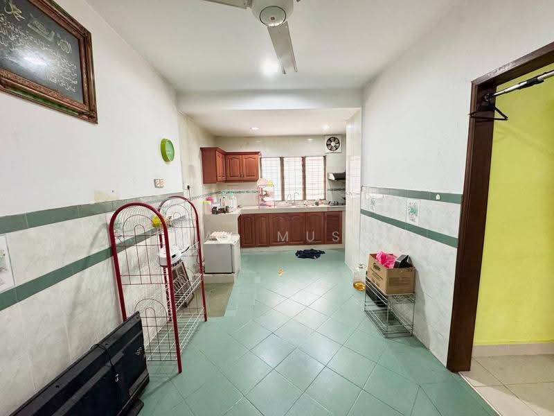 Rumah Teres 2-Tingkat untuk Dijual di Taman Putra (Ampang) - Ahmad Muslim - Kitchen - PropertyGuru.com.my