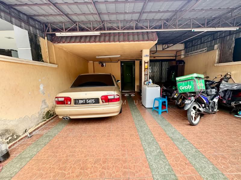 Rumah Teres 2-Tingkat untuk Dijual di Taman Putra (Ampang) - Ahmad Muslim - Exterior - PropertyGuru.com.my