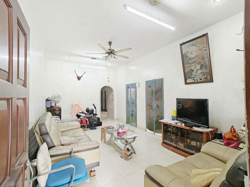 Rumah Teres 1-Tingkat untuk Dijual di Taman Abad (Johor Bahru) - Edmond Tang - Living Room - PropertyGuru.com.my