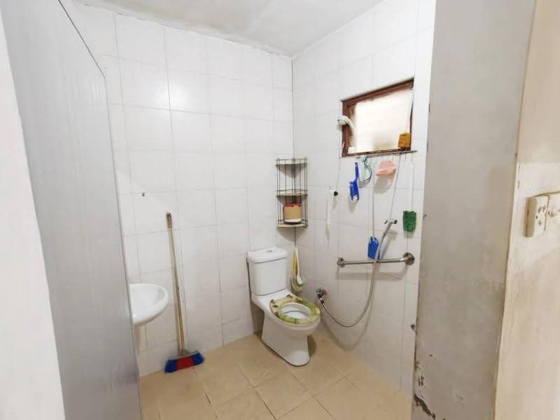 Rumah Teres 1-Tingkat untuk Dijual di Taman Abad (Johor Bahru) - Edmond Tang - Bathroom - PropertyGuru.com.my