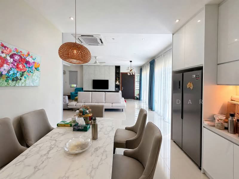 Rumah Teres 2-Tingkat untuk Dijual di Cyberjaya (Selangor) - Shaziery Iskandar - Living Room - PropertyGuru.com.my