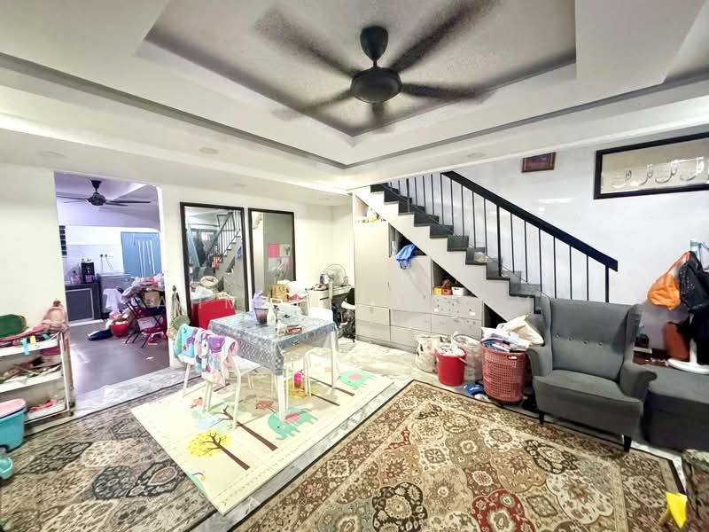 Rumah Teres 2-Tingkat untuk Dijual di Pandan Indah (Ampang) - Ahmad Muslim - Living Room - PropertyGuru.com.my